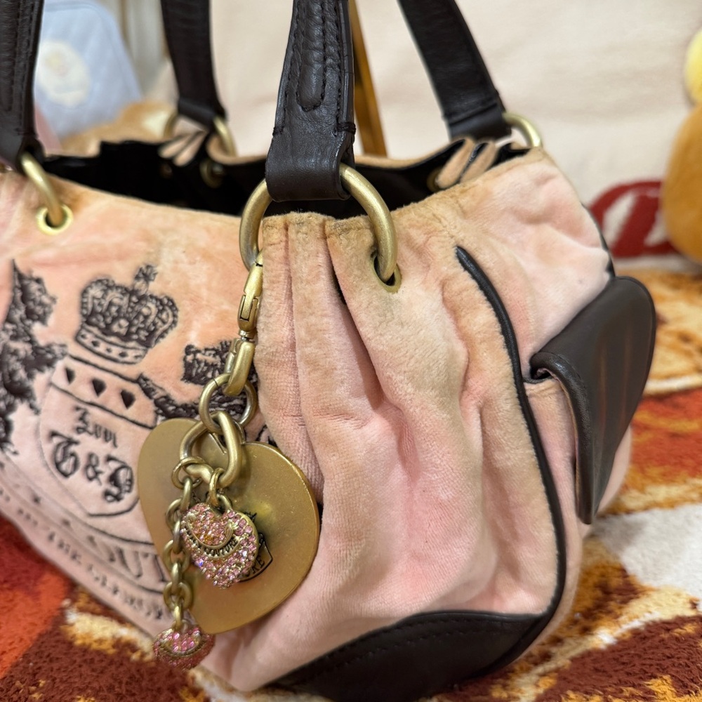 Juicy Couture Scottie Fluffy (2010) – Pink with Brown Trim - Picture 7 of 8